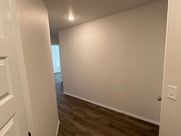 4th image of 1869 Aspen St