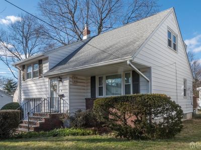70 New York Ave, Metuchen, NJ, 08840