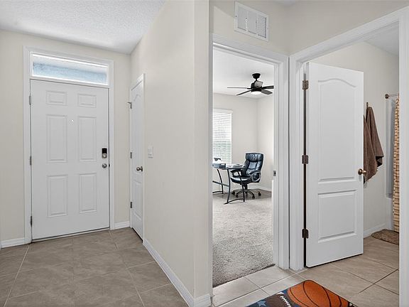 5th image of 2647 House Finch Rd