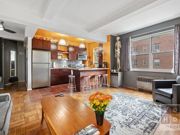 550 Grand Street J7G image 1 of 14
