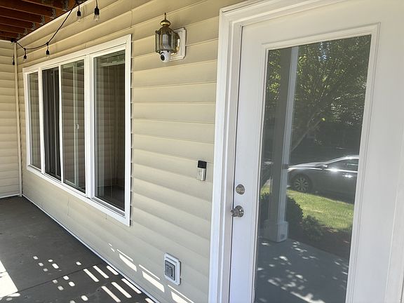 5th image of 4814 43rd Ln SE