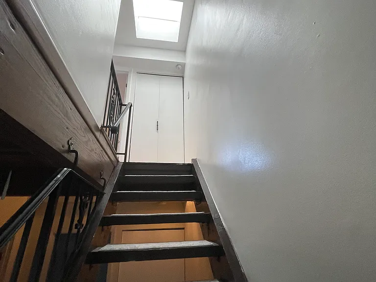 2830 N Burling St — Photo 14