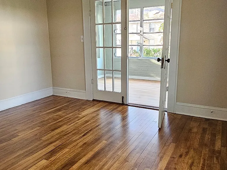 406 E Jefferson St — Photo 5