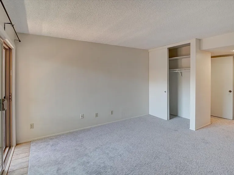 4012 Valeta St #302 — Photo 16