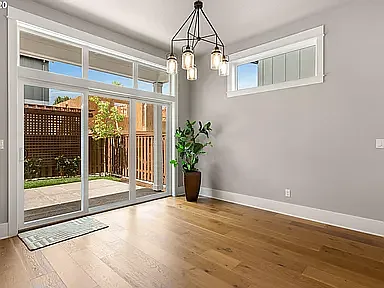 4447 NW Woodgate Ave — Photo 4