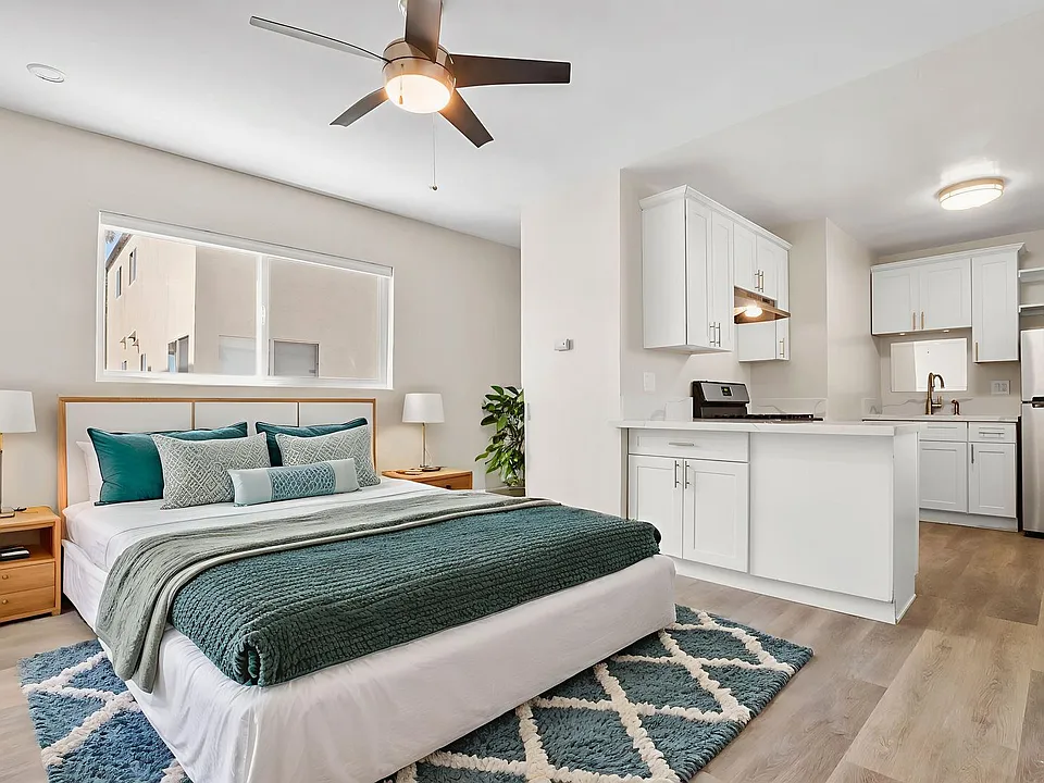 715 Cohasset