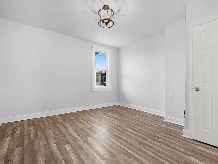 627 N Lakewood Ave — Photo 18