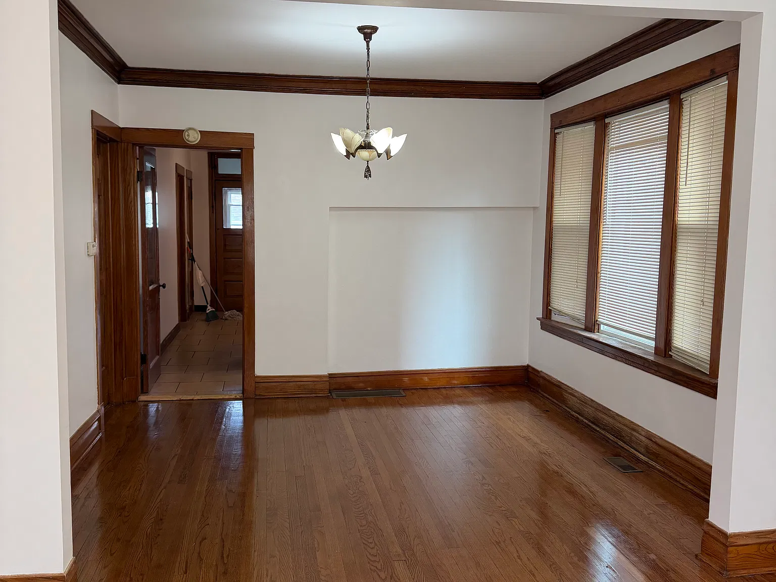 2 bed, 750 sqft, $1,400 — Photo 3