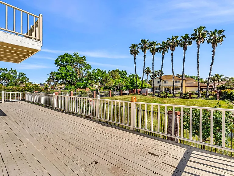 5650 Edgeview Dr — Photo 63