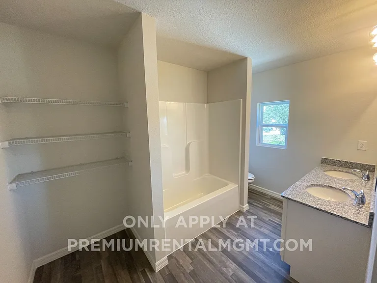 1630 Tench Ct — Photo 20