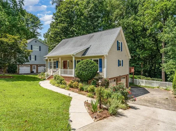 204 Bradberry Ln, Winston Salem, NC 27104