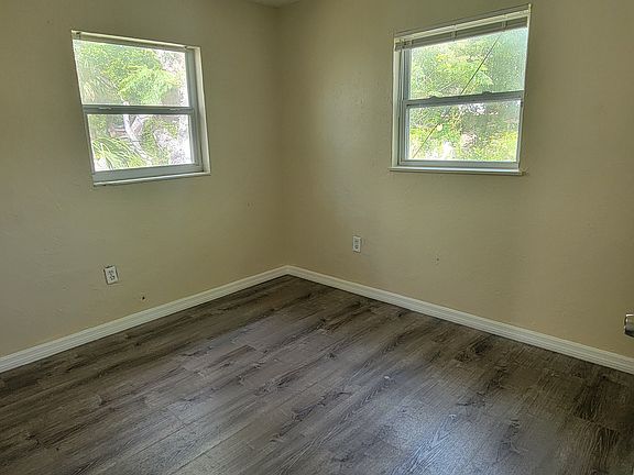 4th image of 1349 20th St