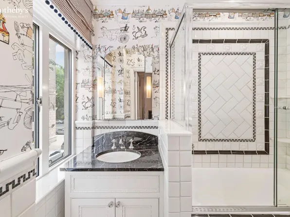 211 Central Park West image 11 of 12