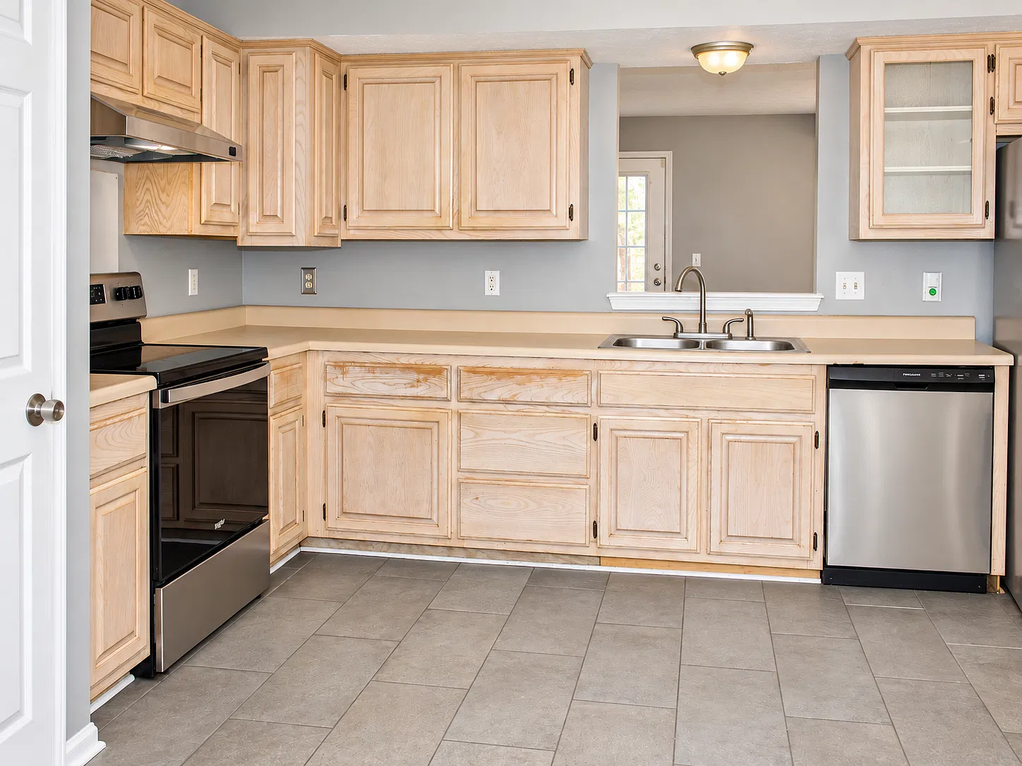 3 bed, 2.5 bath, 1452 sqft, $1,825 — Photo 4
