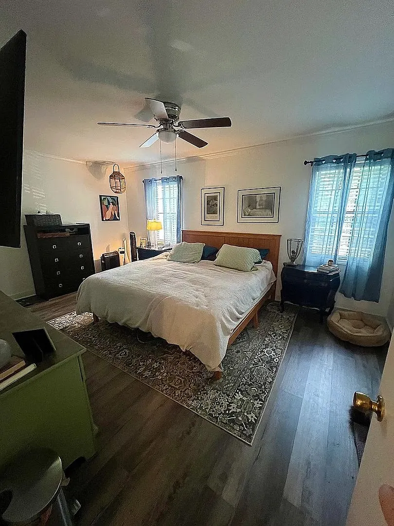 Room in 3 Bedroom home in Durham — Photo 2