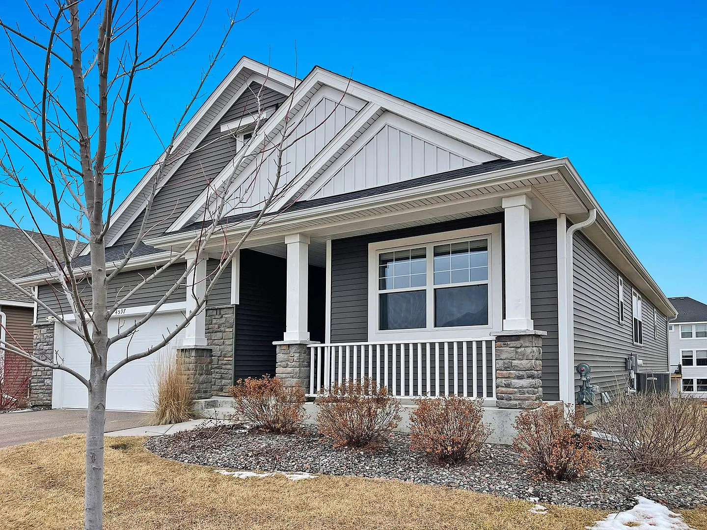 Sparkling, Spacious Like-New Home With 3 Bedrooms On Main Level Has Gigantic Family Room And Fire... — Photo 1