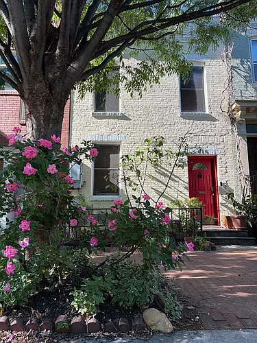 416 D St NE Photo 1