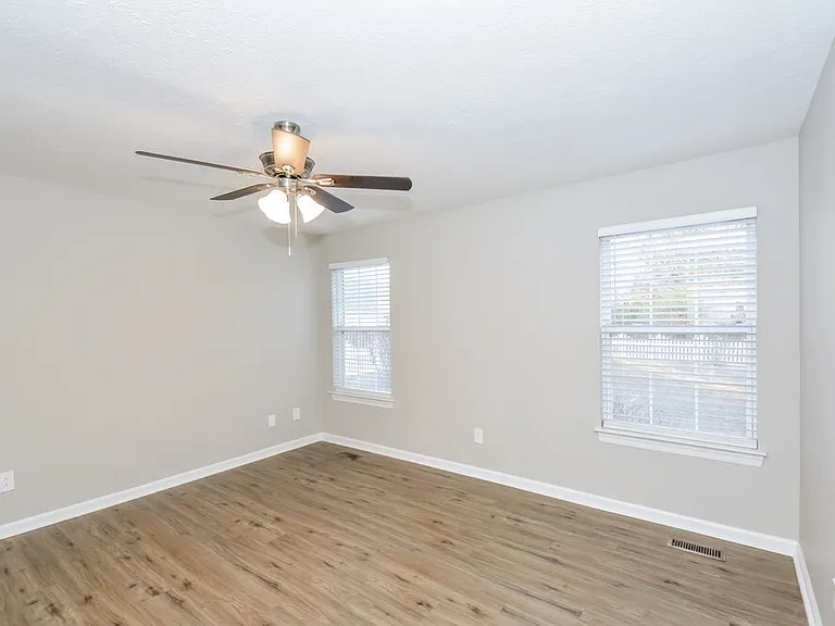 3338 Meadowhill Dr — Photo 8