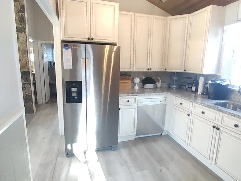 73 E Shore Dr — Photo 9