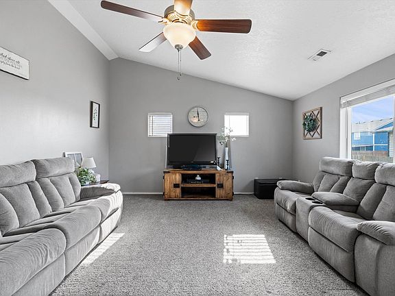 5th image of 6310 Glacier Peak Dr
