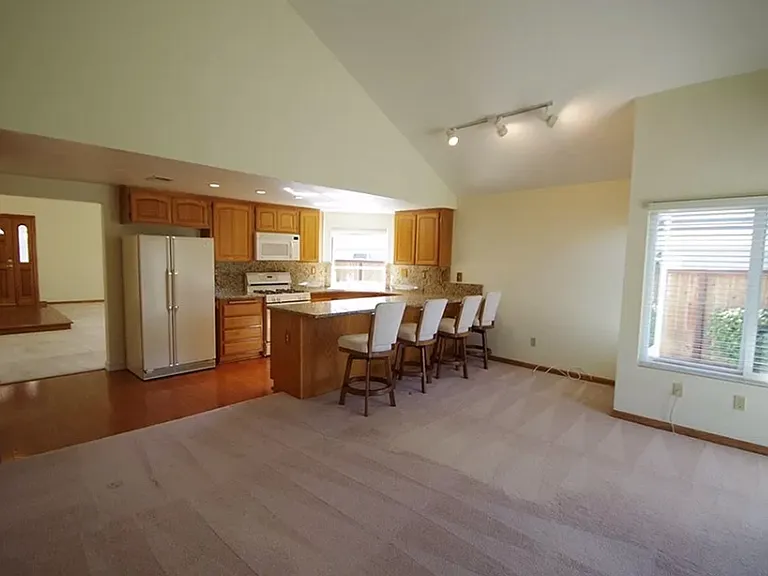 6797 Oak Forest Dr — Photo 4