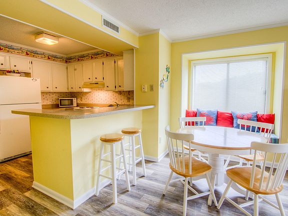 4th image of 2503 W Ft Macon Road #106a