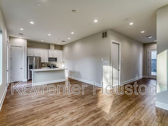 5th image of 833 Dorchester St #B
