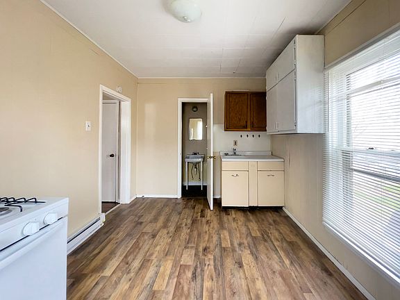 2nd image of 822 W Howard St #820-1/2
