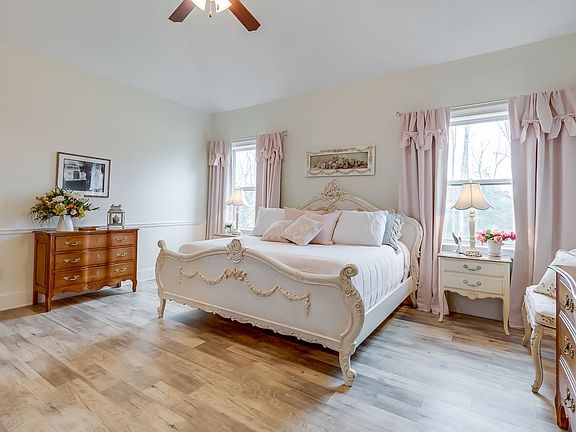 4th image of 204 Montalcino Way