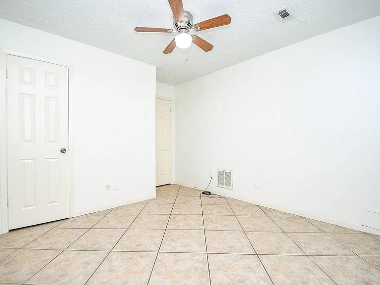 6702 Spring Leaf Dr — Photo 28