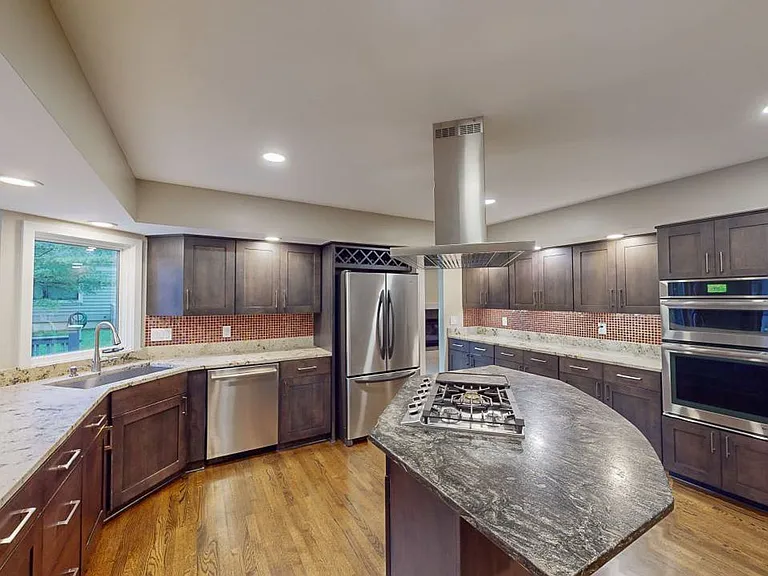 5790 Rushwood Dr — Photo 31