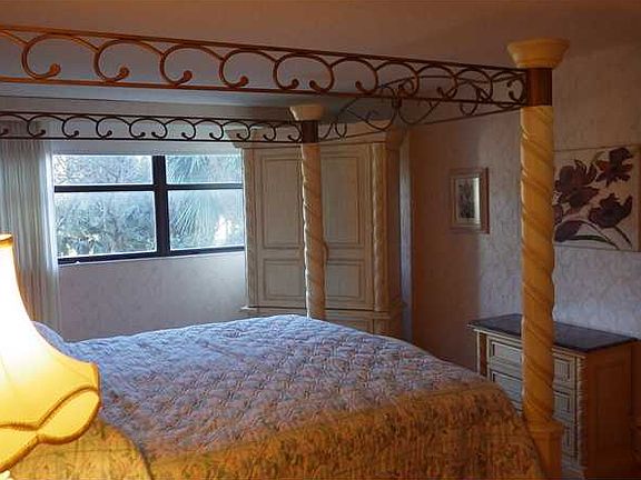 2nd image of 2900 NE 14th Street Cswy APT 303