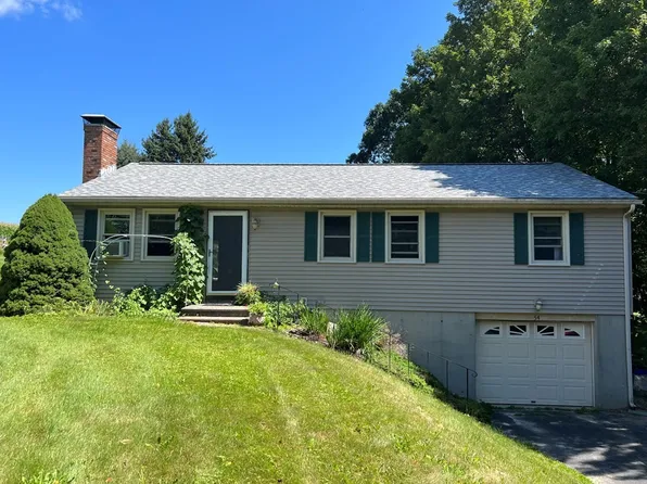 54 High St, Jefferson, MA 01522
