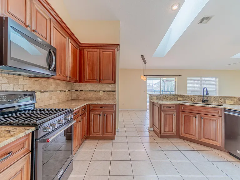 5593 NW Wesley Rd — Photo 21