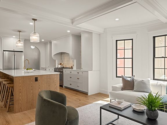 4th image of 23 College Hill Rd #1