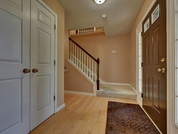 4th image of 31899 Pondside Dr