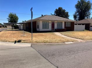 2116 Maple Dr, Midwest City, OK 73110