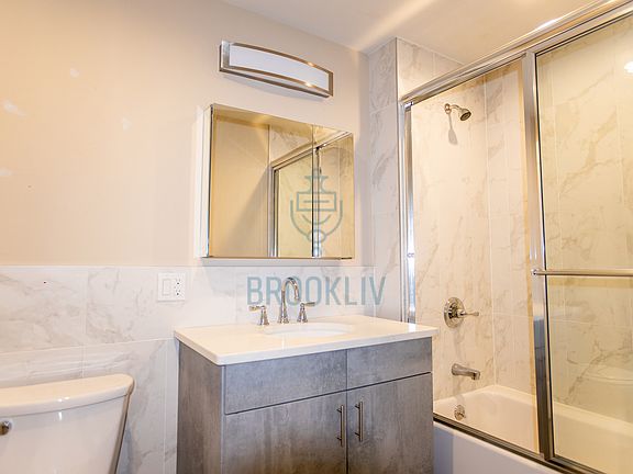 4th image of 352 S 1st St #4L