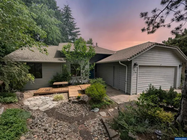 516 Sunwood Dr NW, Salem, OR 97304