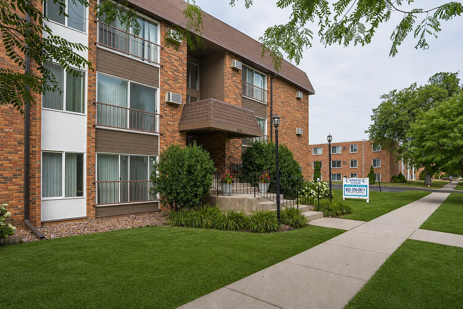 Carriage Manor Apartments — Photo 1