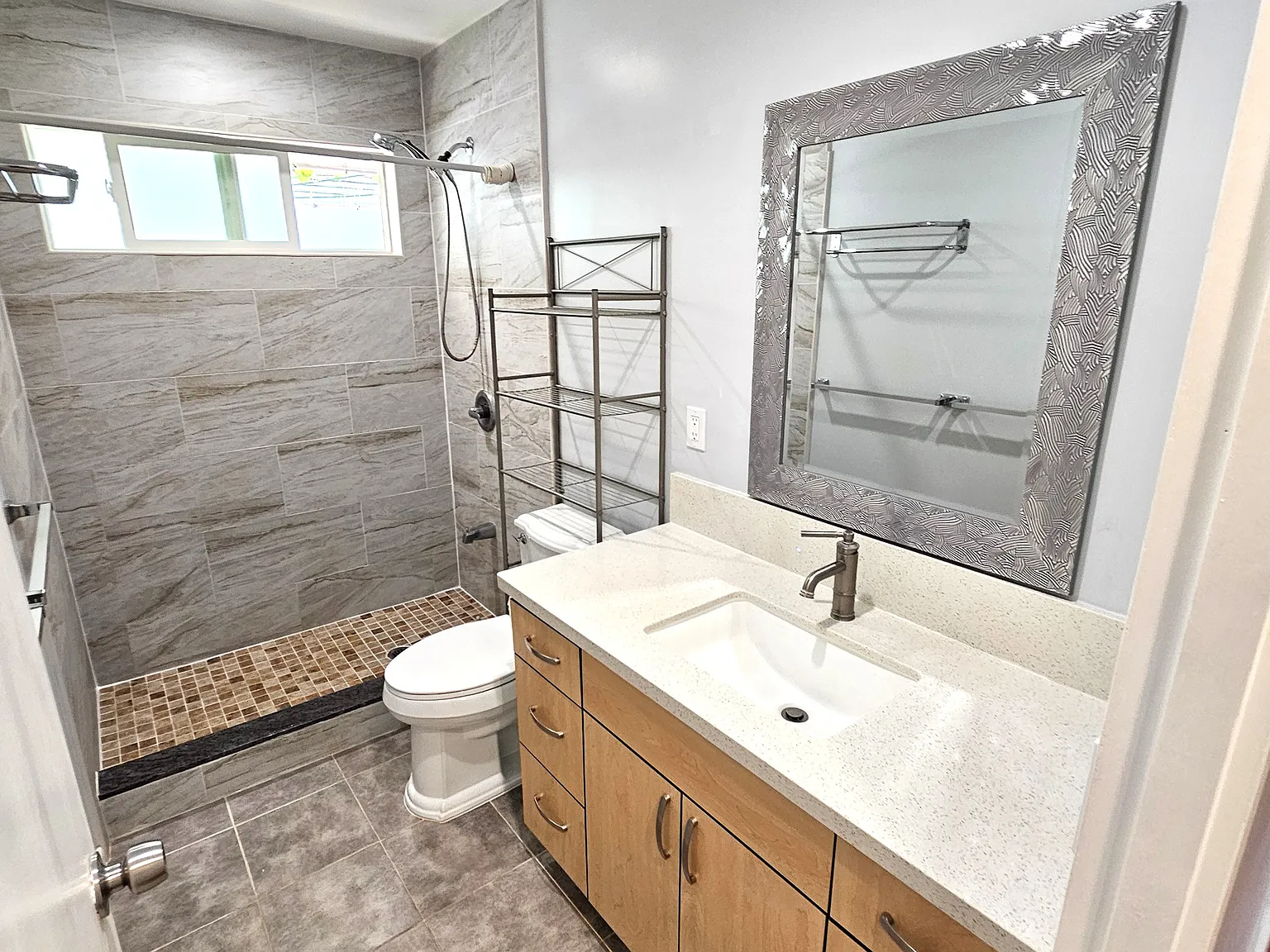 2 bed, 704 sqft, $2,650 — Photo 2