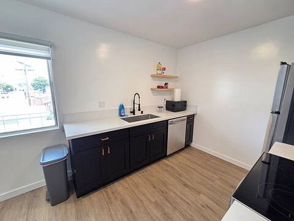 5th image of 1313 Huntington Dr APT 7