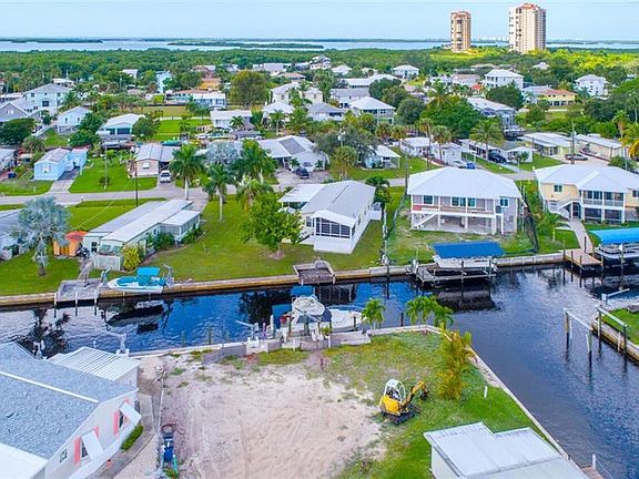 3rd image of 24548 Dolphin St