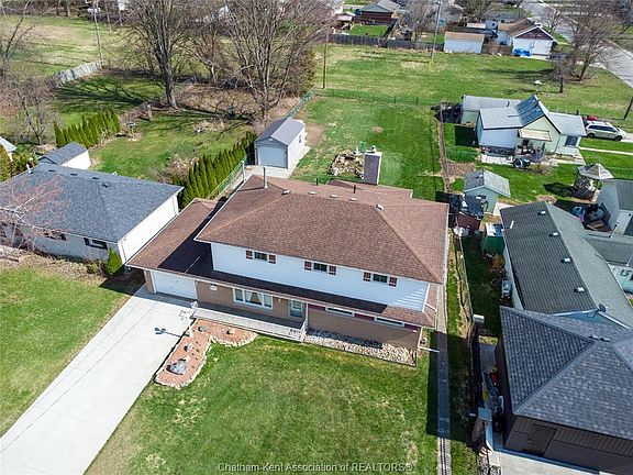 3rd image of 16 Arthur Dr