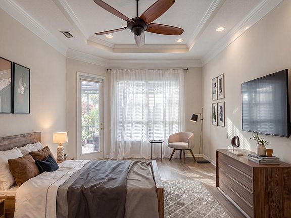 4th image of 221 SW Lake Rush Court