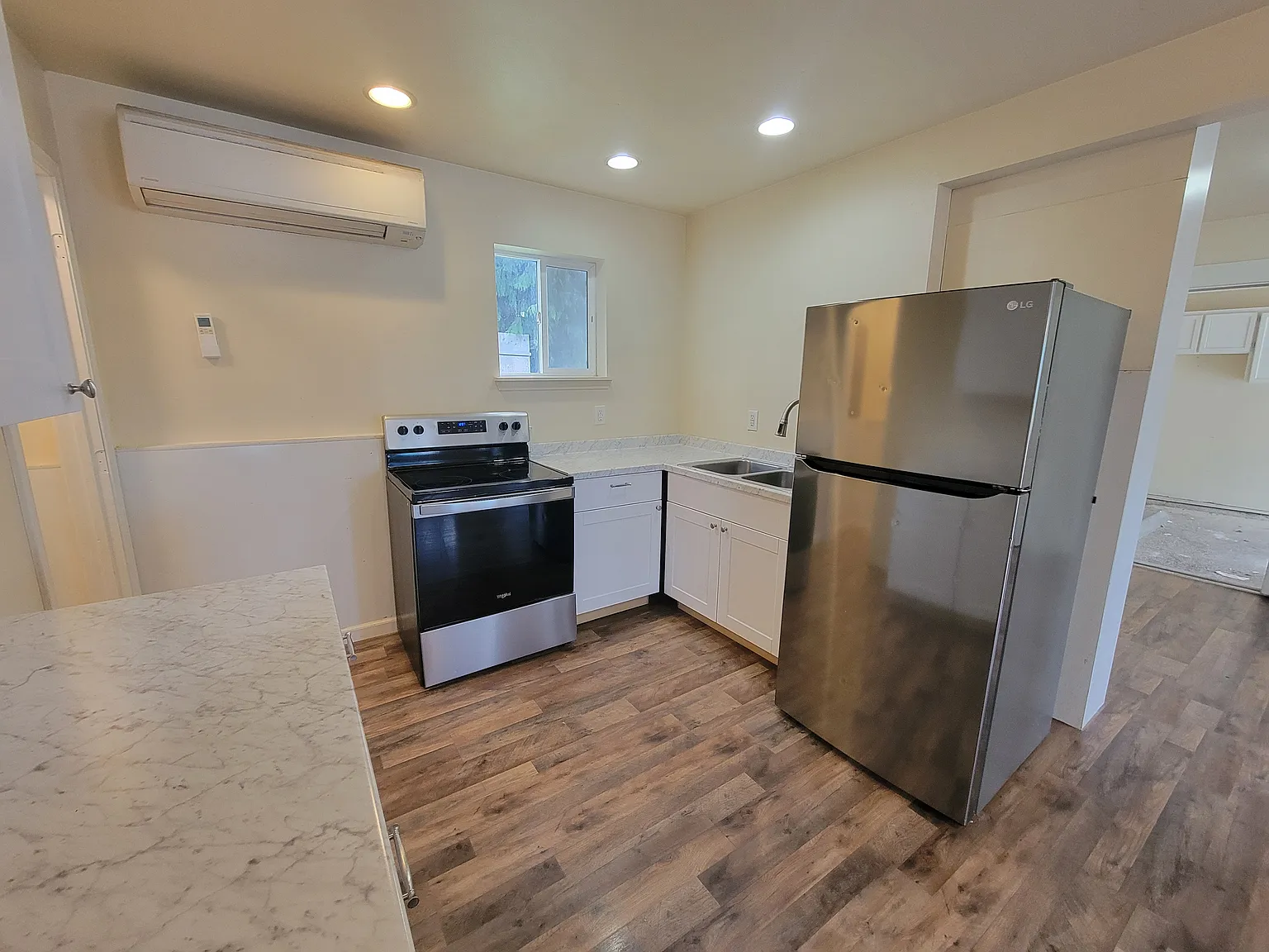 3 bed, 1800 sqft, $2,300 — Photo 4