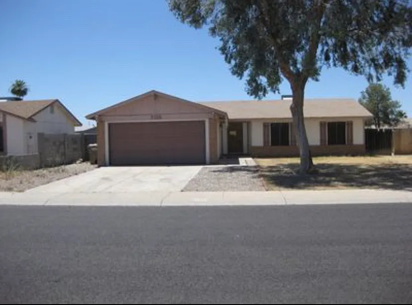 7115 W Vogel Ave