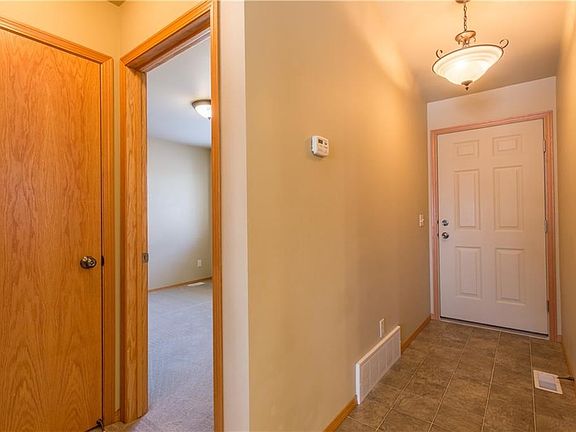 2nd image of 1226 Cottonwood Blvd Unit 5