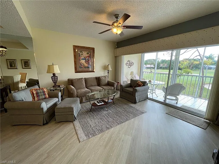 1070 Woodshire Ln #E204 — Photo 10