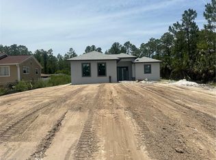 2045 Della Dr, Naples, FL 34117